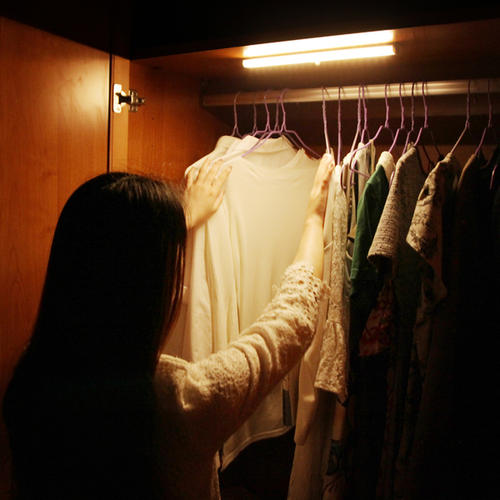 What kind of lights are generally used for hotel wardrobe lighting