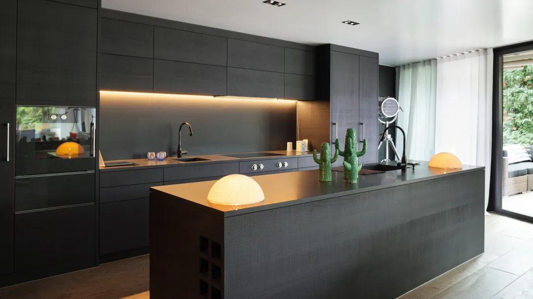 How to choose a cabinet light brand